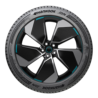 Hankook iON i*cept téli gumi felnin, szemből
